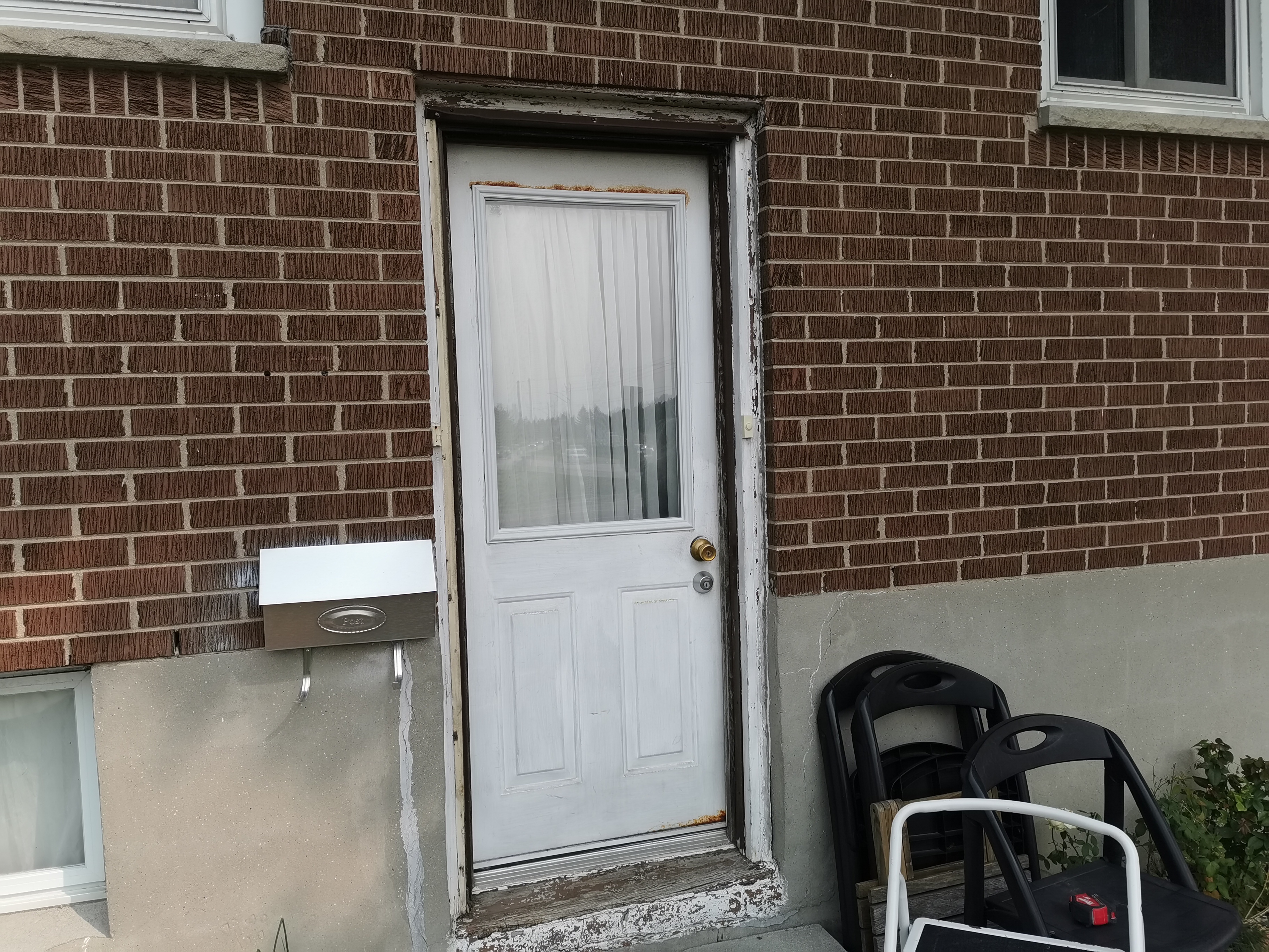 Here is an image of a door.